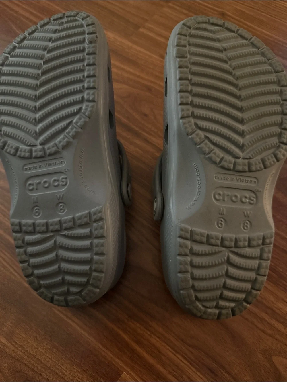 CROCS Classic Clog in Gray